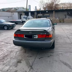 Toyota Camry 2001