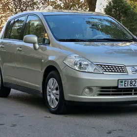 Nissan Tiida 2008