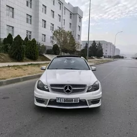 Mercedes-Benz C300 2009
