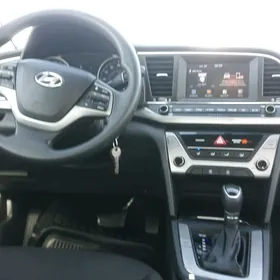 Hyundai Elantra 2018