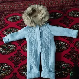 Kombinzon bir ýaşa çenli bolya