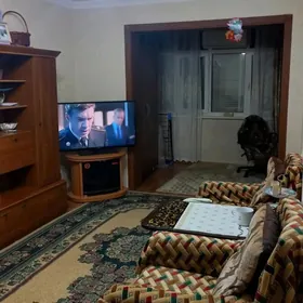 11мкр 2эт 2ком 58м2 Срочно