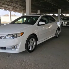 Toyota Camry 2014