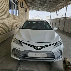 Toyota Camry 2020