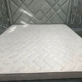 Spalny mebel garnatur