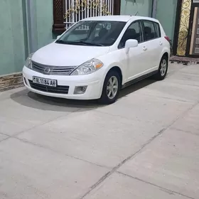 Nissan Versa 2012