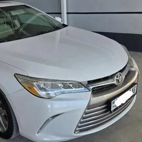 Toyota Camry 2017