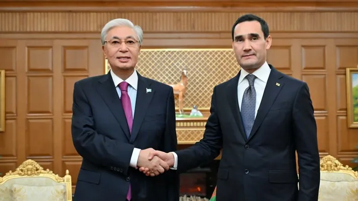 Serdar Berdimuhamedow Gazagystanyň Prezidentini Garaşsyzlyk güni bilen gutlady