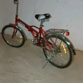 Kama welosiped gyzyl