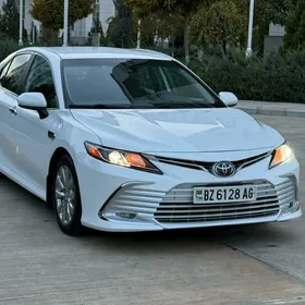 Toyota Camry 2020