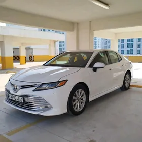 Toyota Camry 2019