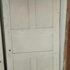 двери деревянные