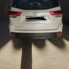 Toyota Highlander 2019