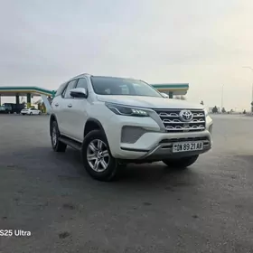 Toyota Fortuner 2021