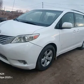 Toyota Sienna 2010