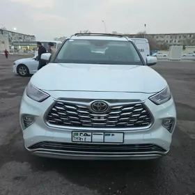 Toyota Highlander 2022