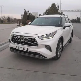 Toyota Highlander 2022