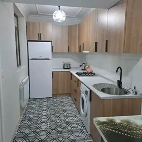 Eyesinden arenda jay