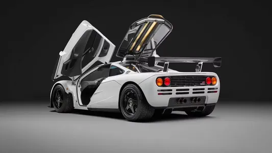 Самый дорогой McLaren F1 продан на аукционе в Абу-Даби за $25,3 млн