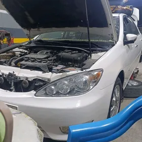 Maşyn ussa kómekçi