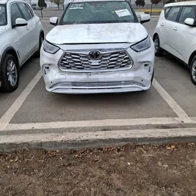 Toyota Highlander 2022