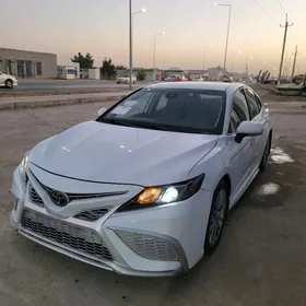 Toyota Camry 2021