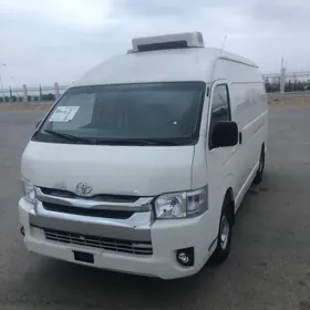Toyota Hiace 2022