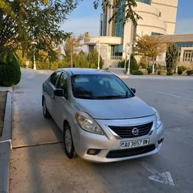 Nissan Versa 2012