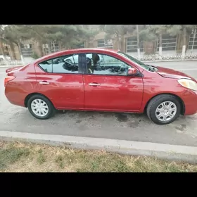 Nissan Versa 2013