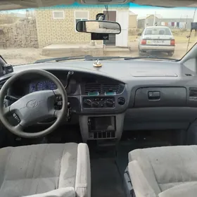 Toyota Sienna 2002