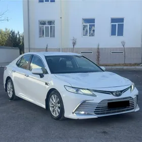Toyota Camry 2020