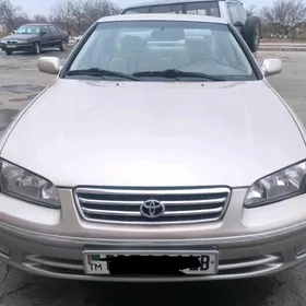 Toyota Camry 2000
