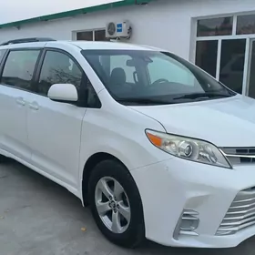 Toyota Sienna 2018