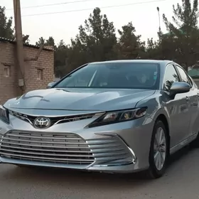 Toyota Camry 2022