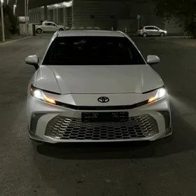 Toyota Camry 2025