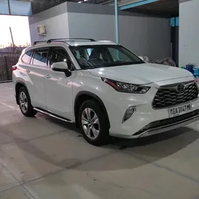 Toyota Highlander 2020