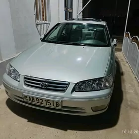 Toyota Camry 2001
