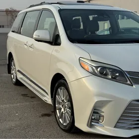 Toyota Sienna 2019
