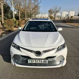 Toyota Camry 2018