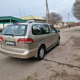 Toyota Sienna 2003