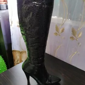 б/у почти не одевала