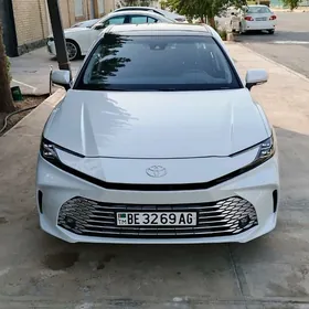 Toyota Camry 2025