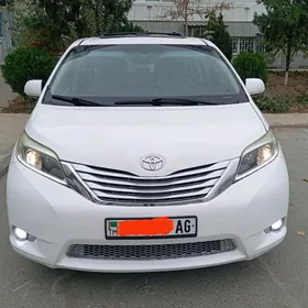 Toyota Sienna 2011