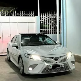 Toyota Camry 2018