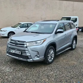 Toyota Highlander 2019
