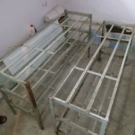 Железные полки