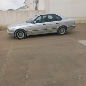 BMW 525 1990