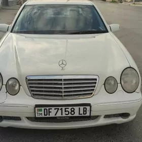 Mercedes-Benz E320 2002