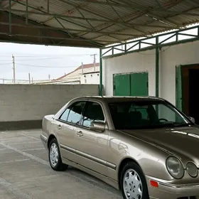 Mercedes-Benz E320 2000