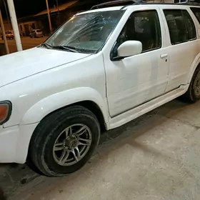 Infiniti QX4 1998